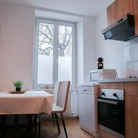 Apartment Rdc 2 Parfait Loisirs Et Travail, Court Et Long Sejour, Parking Gratuit Tram-train, Autoroute A Proximite