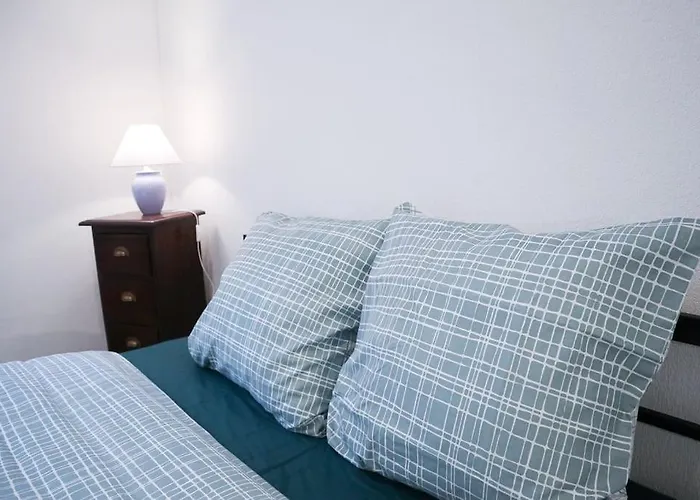 Rdc Parfait Pour Halte Et 2 Chambres, Tram-train, Autoroute à Proximité, Parking Gratuit Apartamento