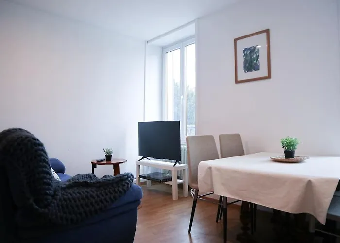 Apartment Rdc 2 Parfait Loisirs Et Travail, Court Et Long Sejour, Parking Gratuit Tram-train, Autoroute A Proximite